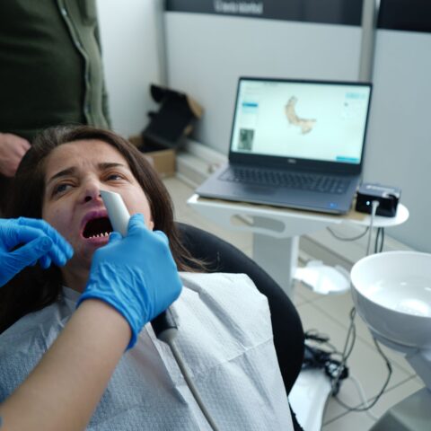 Denta-Istanbul-Dijital-Dis-Hekimligi (2)