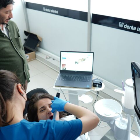Denta-Istanbul-Dijital-Dis-Hekimligi (4)